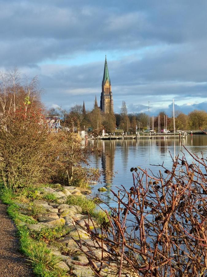 Ferienwohnung Schleiloge Mit Panoramablick Auf Die Schlei ชลีสวิก ภายนอก รูปภาพ